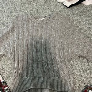 grey sweater, medium